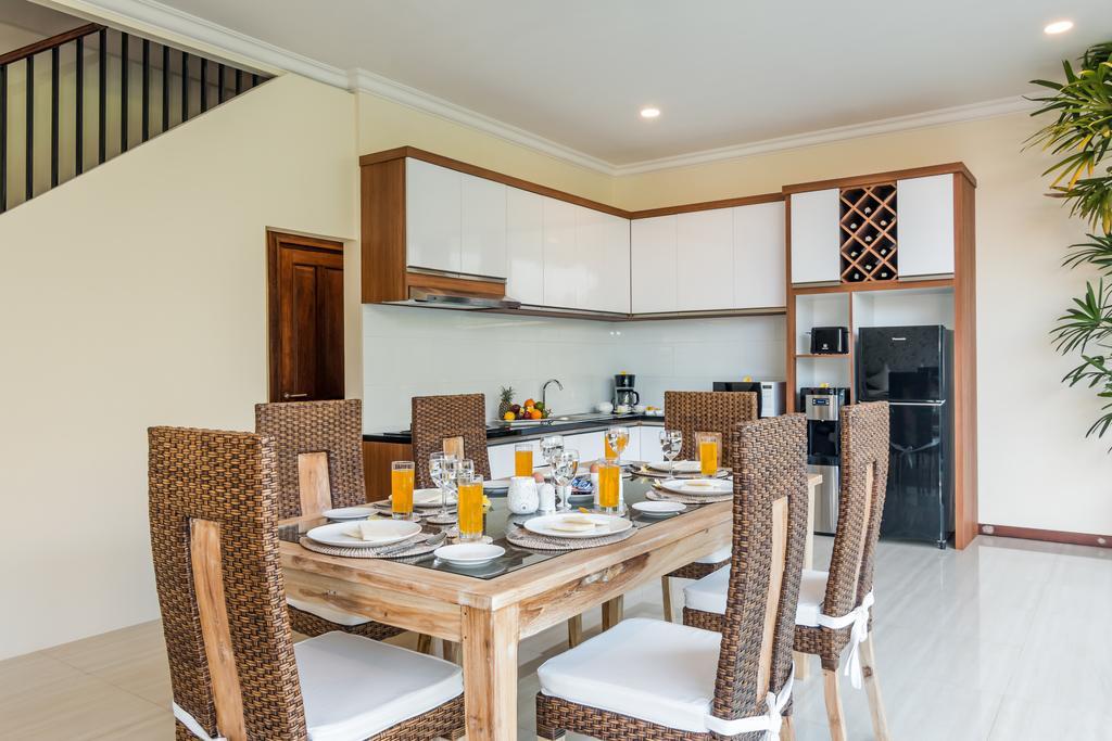 The Kamojang Jimbaran Villa Kuta Lombok Exteriör bild