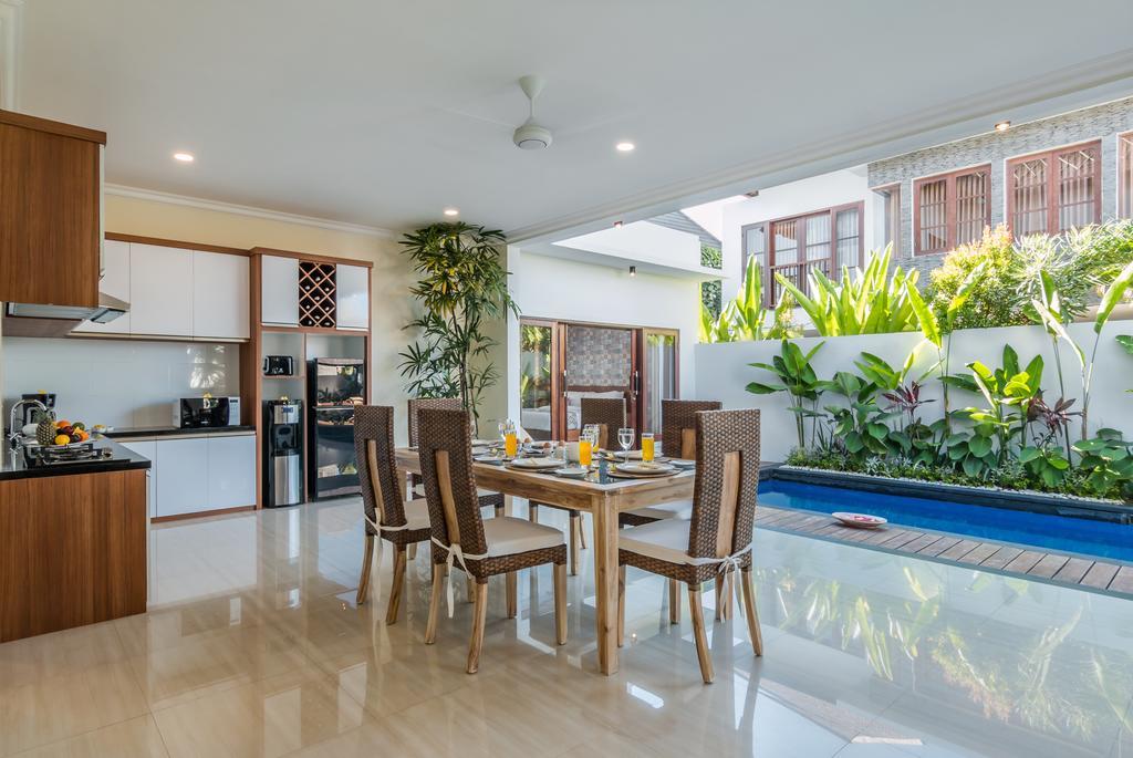 The Kamojang Jimbaran Villa Kuta Lombok Exteriör bild