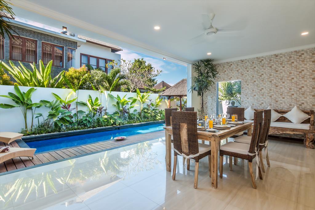 The Kamojang Jimbaran Villa Kuta Lombok Exteriör bild