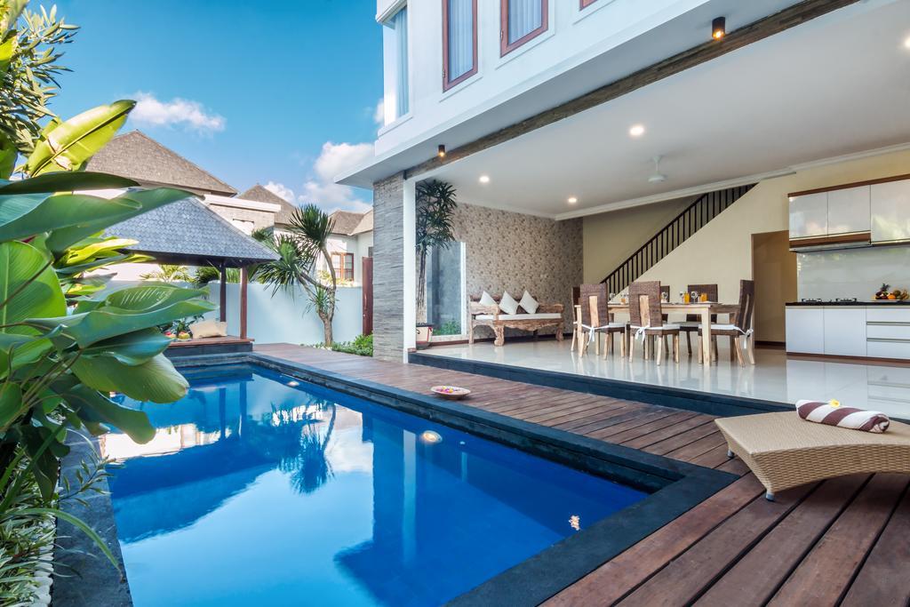 The Kamojang Jimbaran Villa Kuta Lombok Exteriör bild