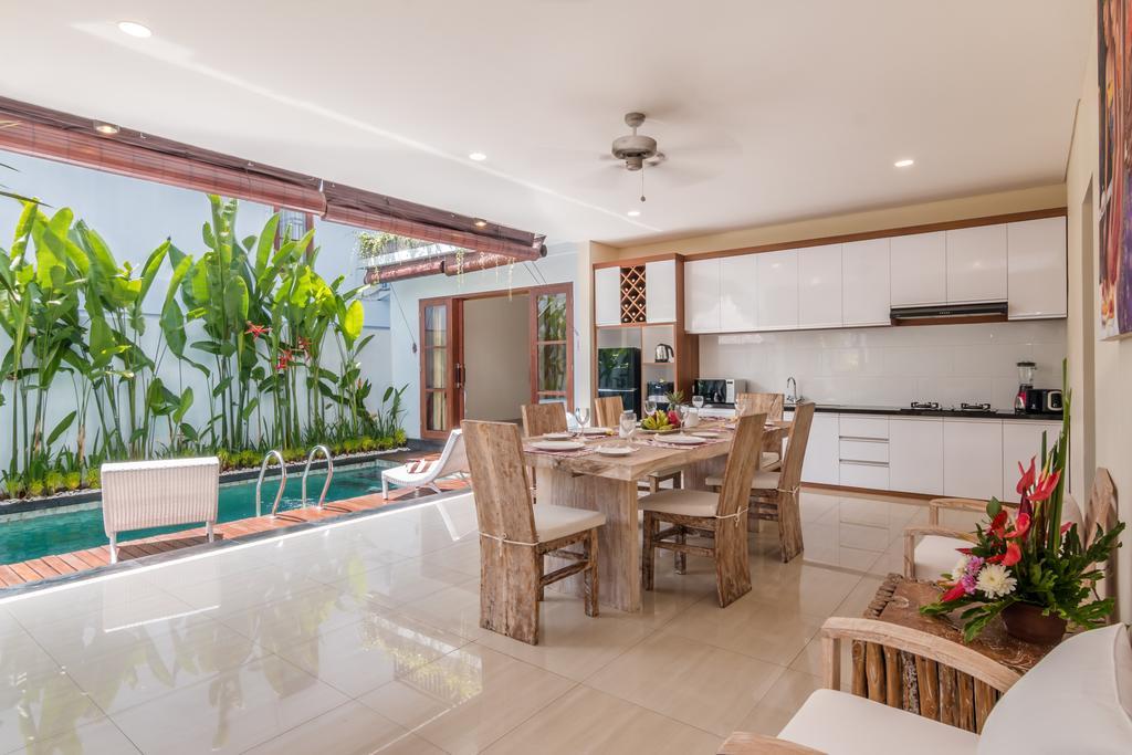 The Kamojang Jimbaran Villa Kuta Lombok Exteriör bild