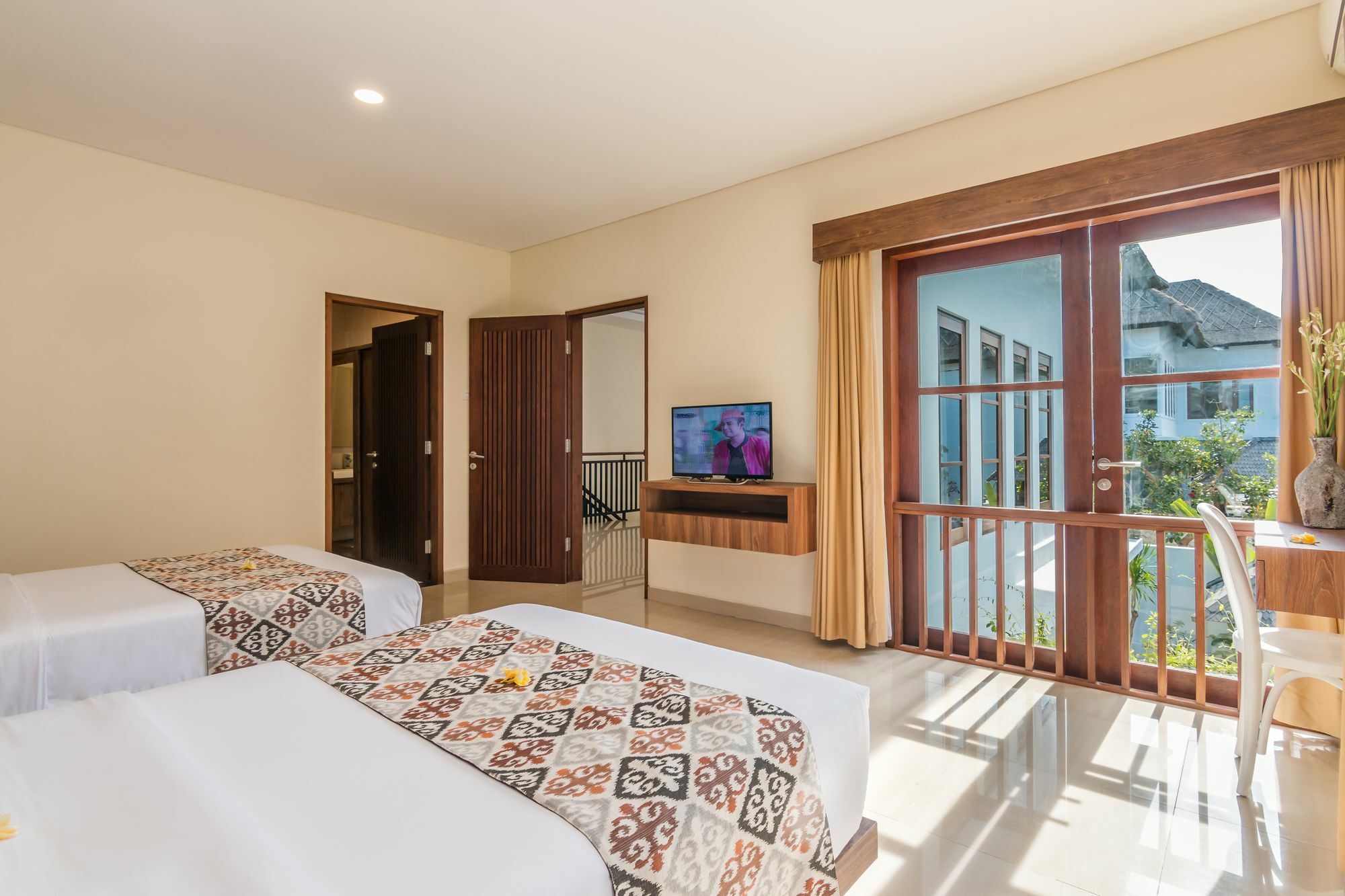 The Kamojang Jimbaran Villa Kuta Lombok Exteriör bild