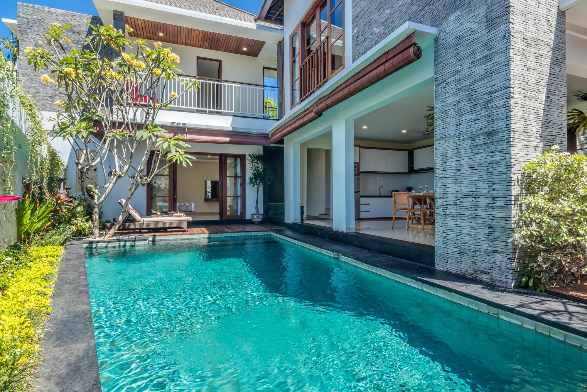 The Kamojang Jimbaran Villa Kuta Lombok Exteriör bild
