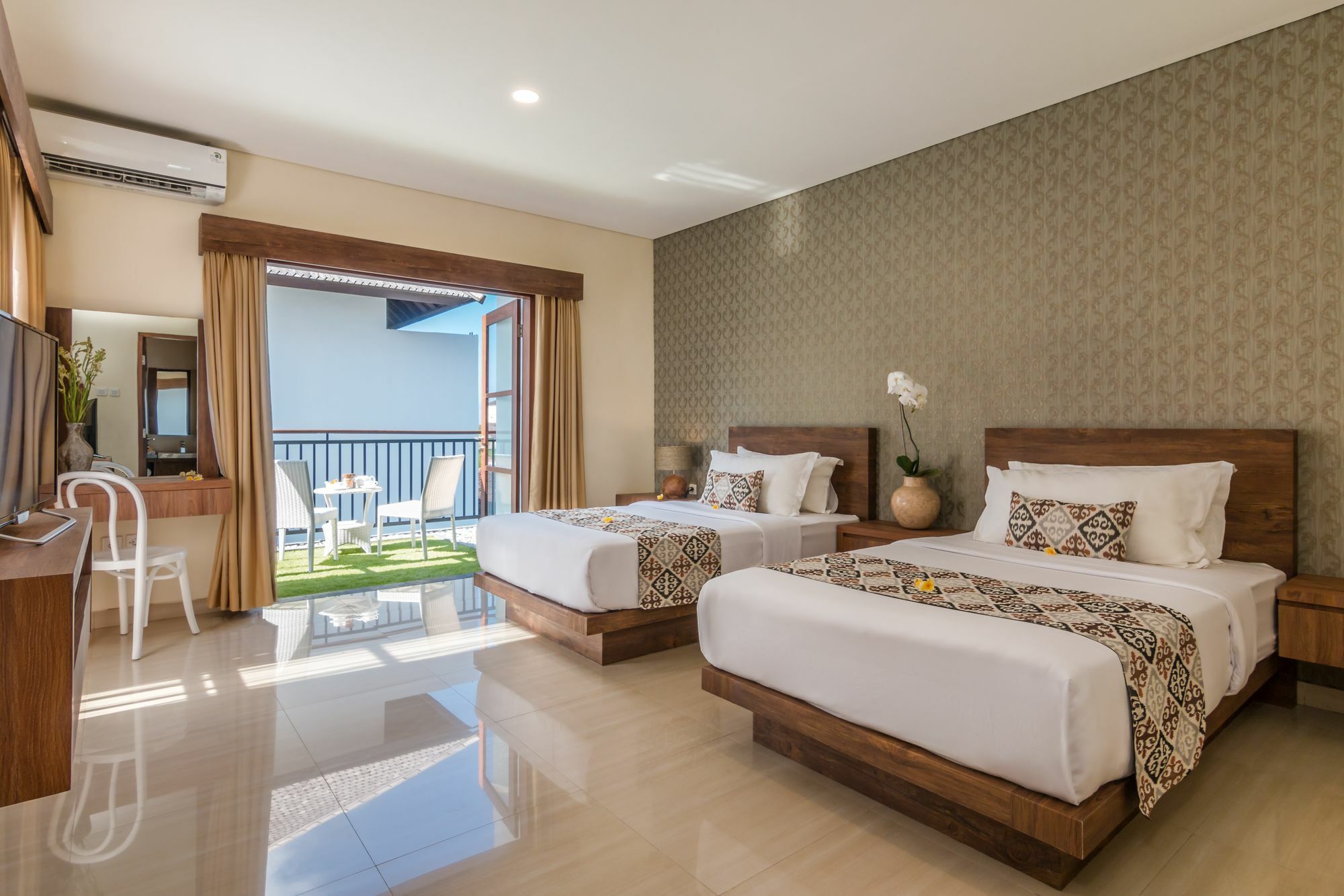 The Kamojang Jimbaran Villa Kuta Lombok Exteriör bild