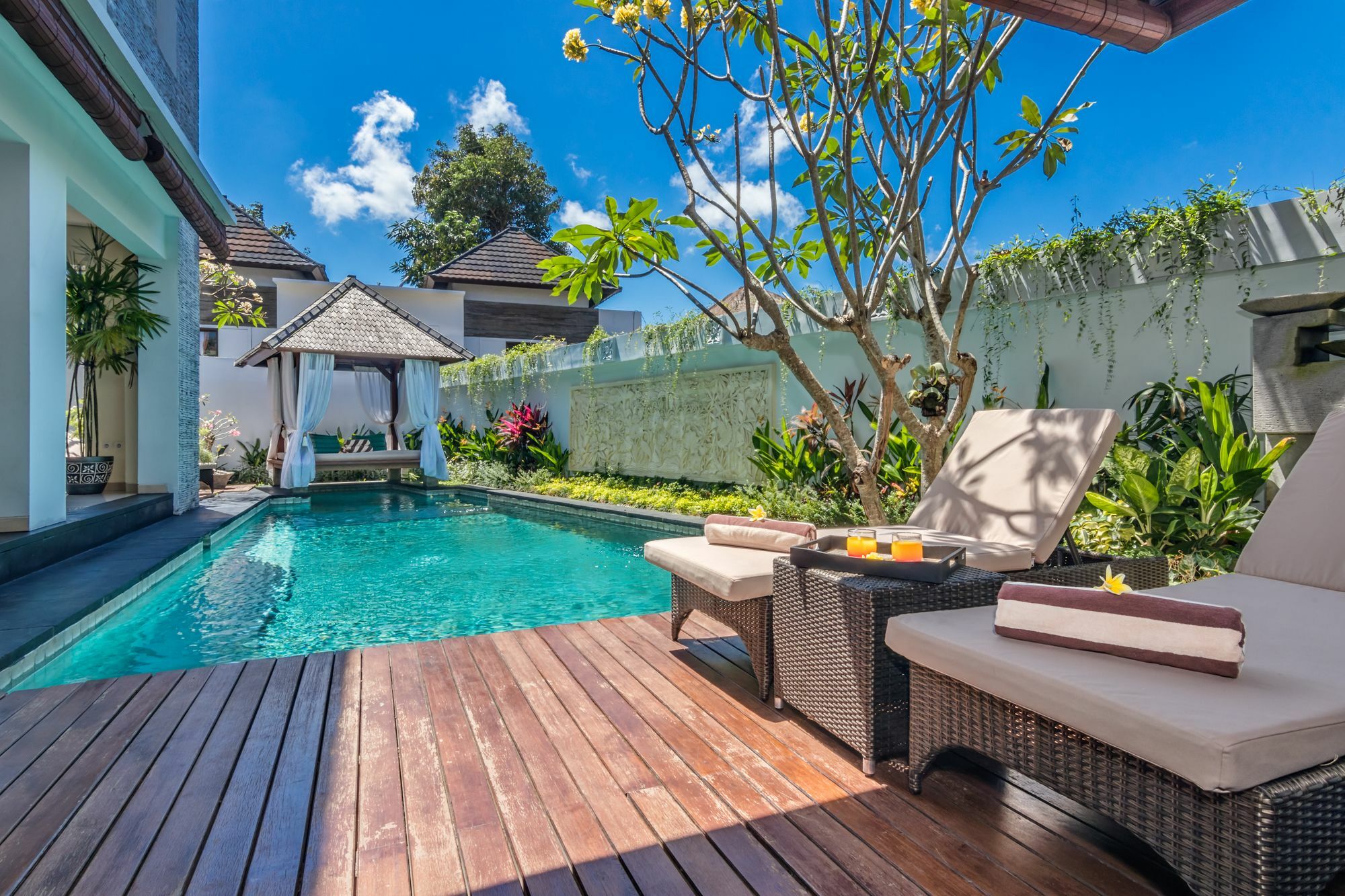 The Kamojang Jimbaran Villa Kuta Lombok Exteriör bild